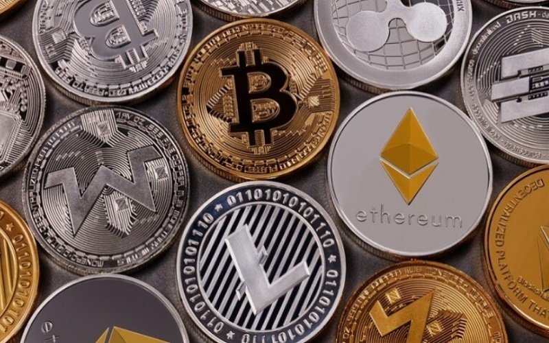 Mengenal Persamaan dan Perbedaan Bitcoin dengan Altcoin